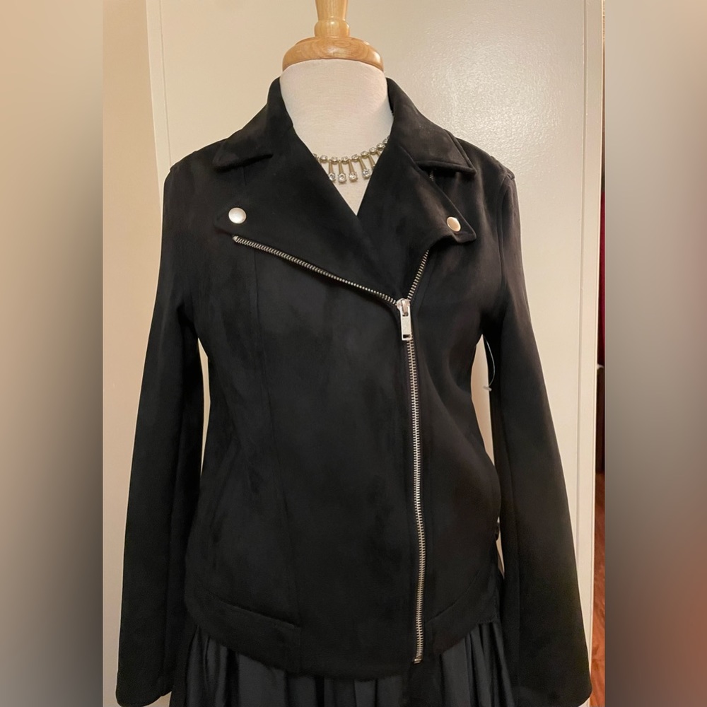NWOT Black Suede Jacket W/Pockets & Front Zipper